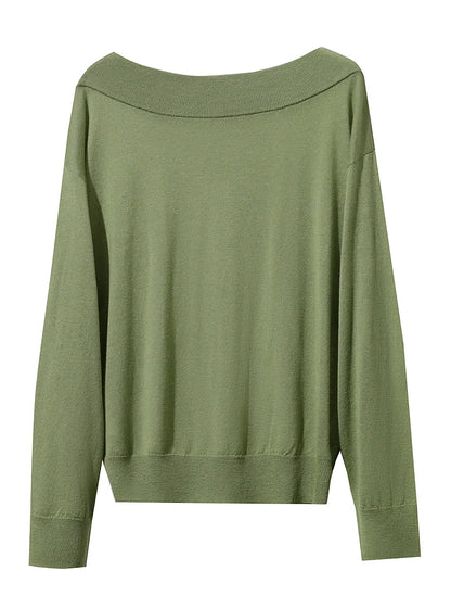 Olivgrüner Damen-Strickpullover mit Rundhalsausschnitt hinten und leicht ausgestellter Silhouette