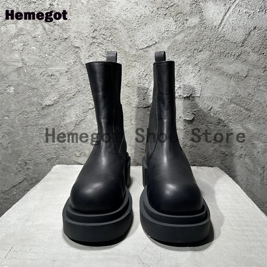 Schwarze Chelsea-Boots mit elastischen Einsätzen und dicker Profilsohle