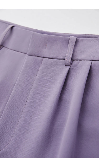 Damen Shorts im minimalistischen Stil für das Büro mit weitem Bein