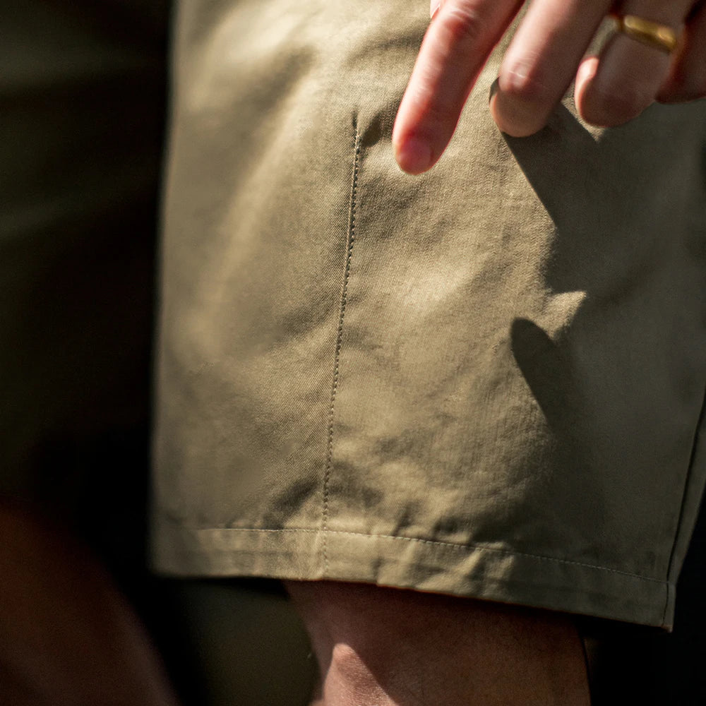 Herren Vintage Shorts in Khaki mit geradem Bein und Kordelzug