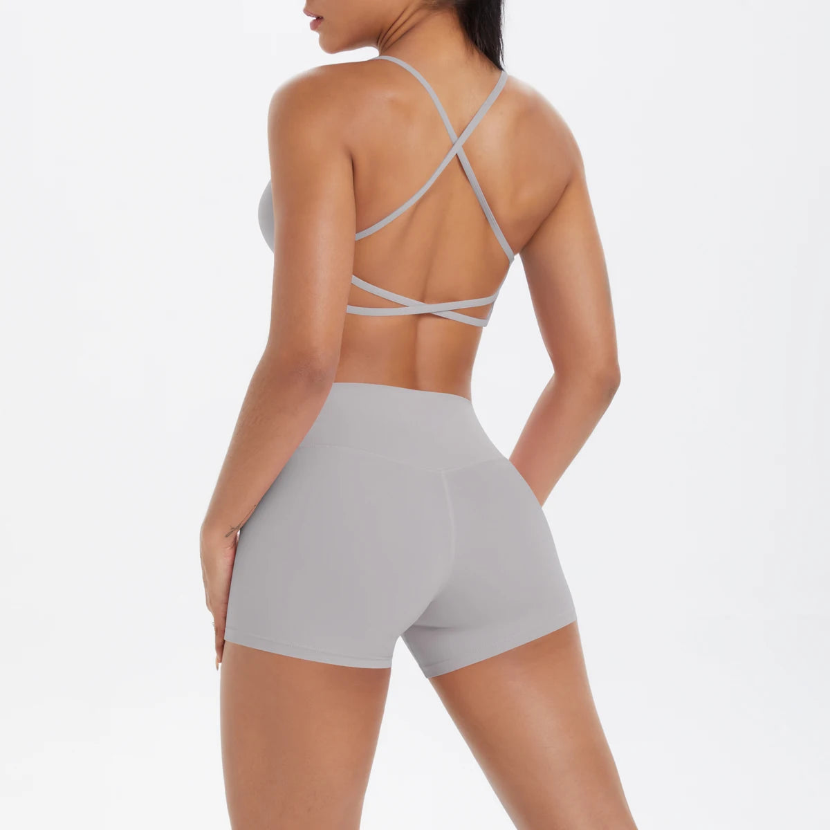 Damen Yoga-Set: Crossover-Top und High-Waist-Shorts, Kreuzträger am Rücken, hellgrau