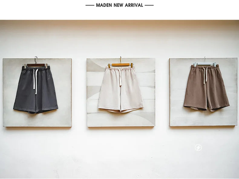 Herren Freizeitshorts aus atmungsaktivem Material mit gesticktem Blitzdesign