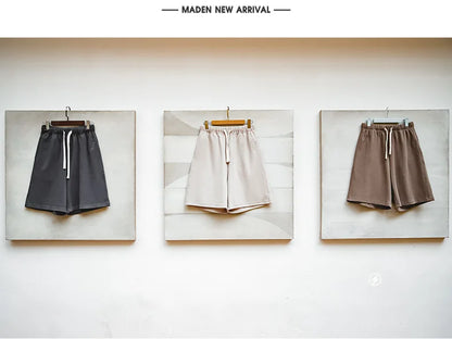 Herren Freizeitshorts aus atmungsaktivem Material mit gesticktem Blitzdesign