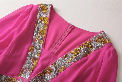 Elegantes Mini-Kleid für Damen mit halbem Stehkragen, langen Ärmeln und 3D-Blumen-Patchwork-Design – figurbetont und stilvoll.
