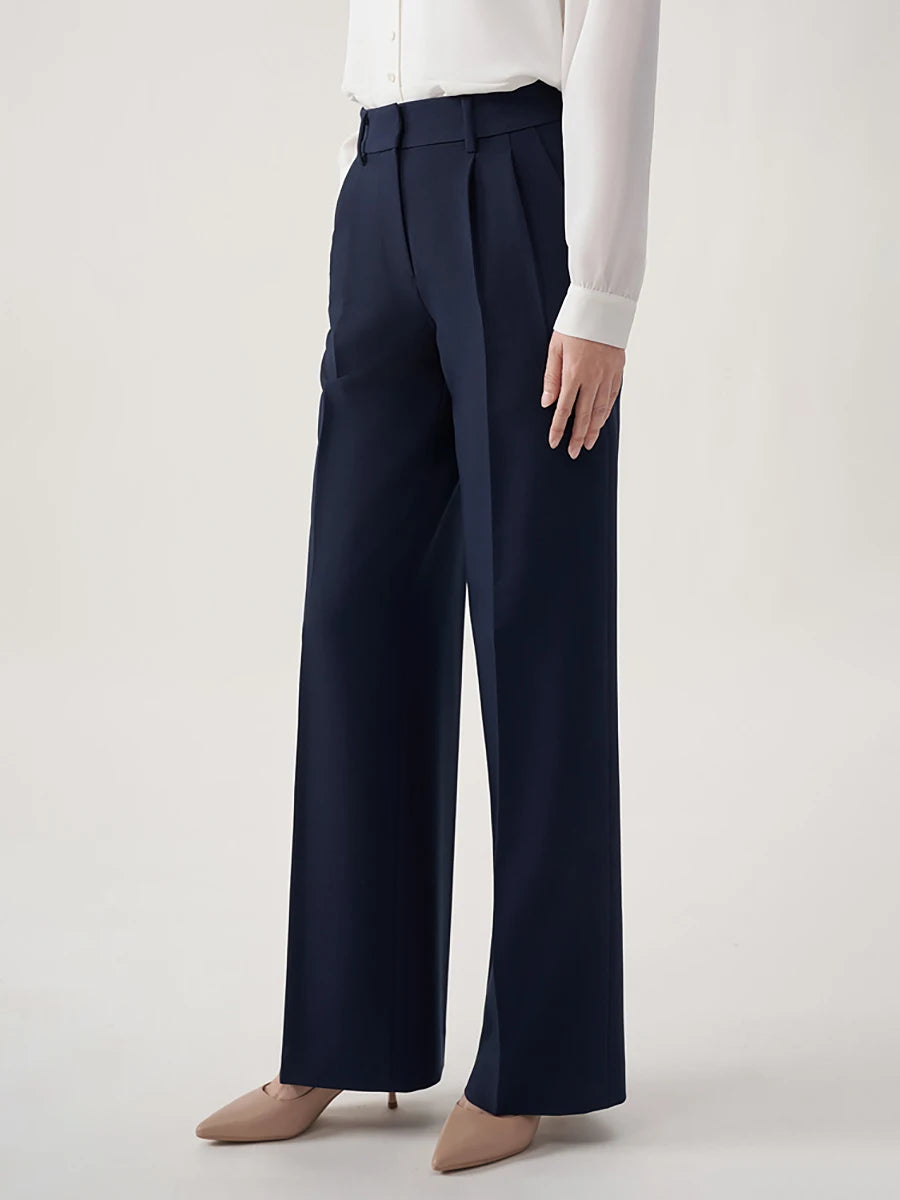 Schwarzer Herrenanzug im Slim-Fit-Stil mit Weste und Hose – ideal für Hochzeiten und formelle Anlässe
