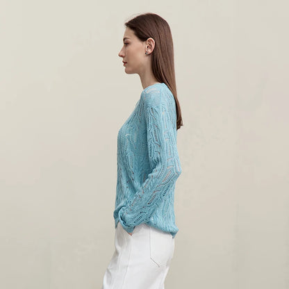 Damen-Pullover in hellem Blau mit Rundhalsausschnitt und Zopfmuster-Strick, Langarm