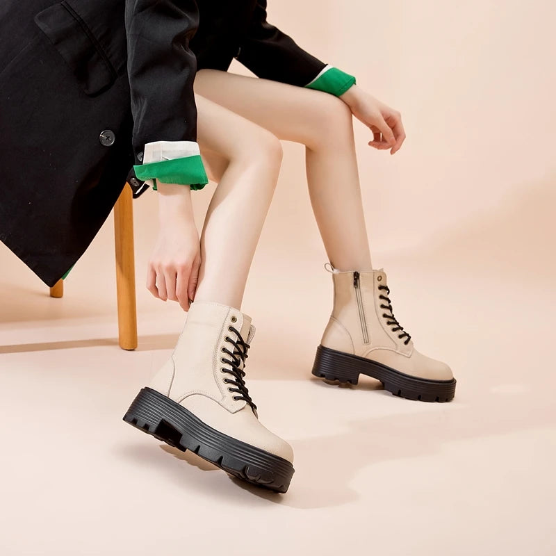 Beige Winter-Schnürstiefeletten mit dicker, rutschhemmender Profilsohle