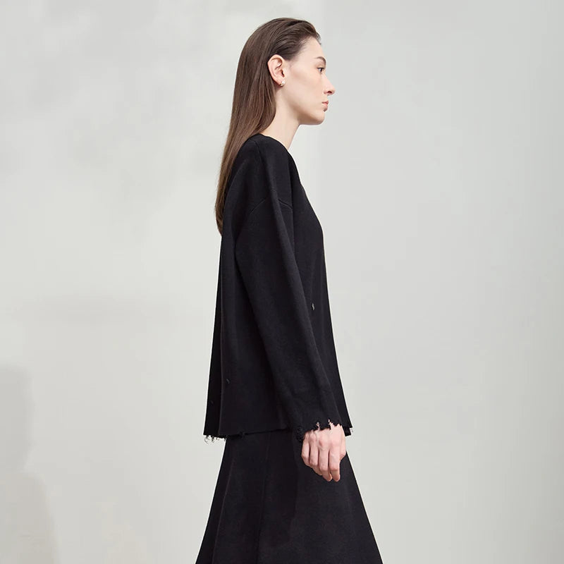 Damen-Pullover, einfarbig schwarz, Seitenansicht, runder Halsausschnitt, lange Ärmel