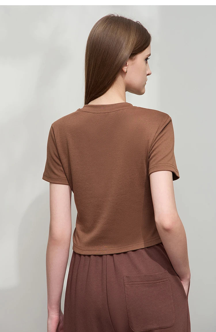 Damen Kurzarm T-Shirt im minimalistischen Design für den Sommer 2025