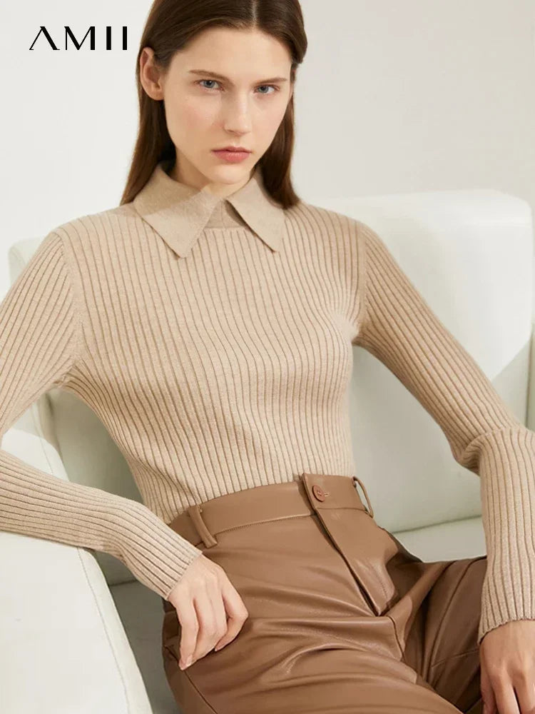 Damenpullover aus Rippstrick in Camel mit Hemdkragen und langen Ärmeln