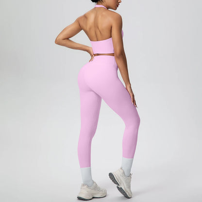 Lila Yoga-Set aus Racerback-Top und hochbundiger Leggings mit Einsatz am Saum