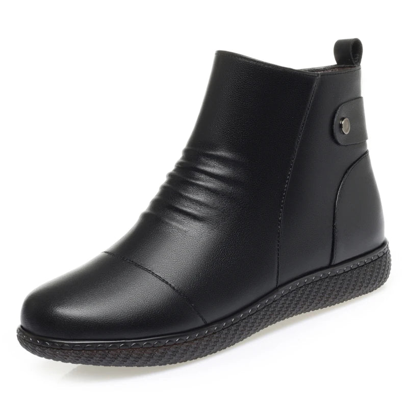 Schwarzer Chelsea-Stiefel mit seitlichem Einschnitt und Profilsohle