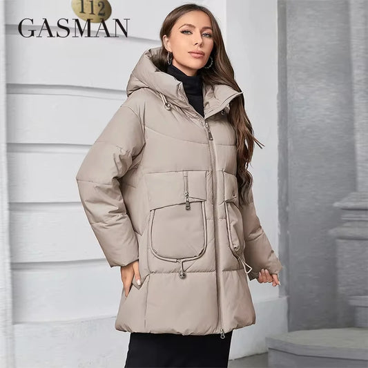 Langer Damen-Trenchcoat in Khaki mit Umlegekragen und Gürtel – ideal für Herbst und Winter