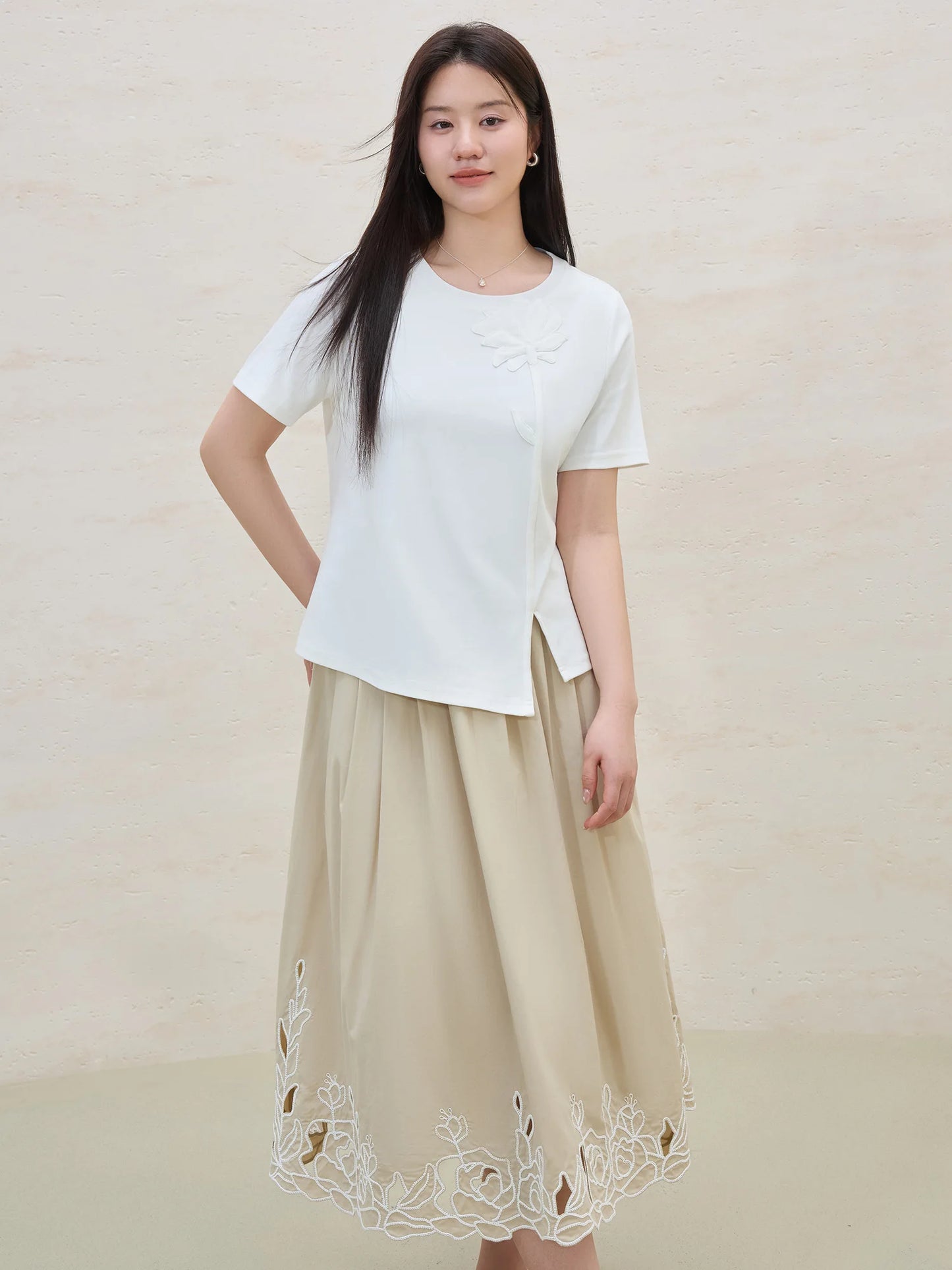 Damen-Polo-Shirt mit Kontrastdesign aus Baumwolle – Beige, Kurzarm, ideal fürs Büro im Sommer