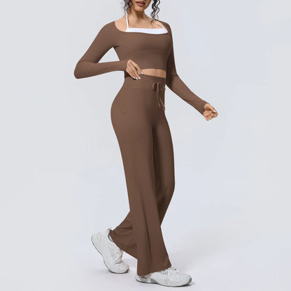 Braunes Yoga-Set vorne: Crop-Top mit breitem Träger und weitem Bein, Taille mit Kordel