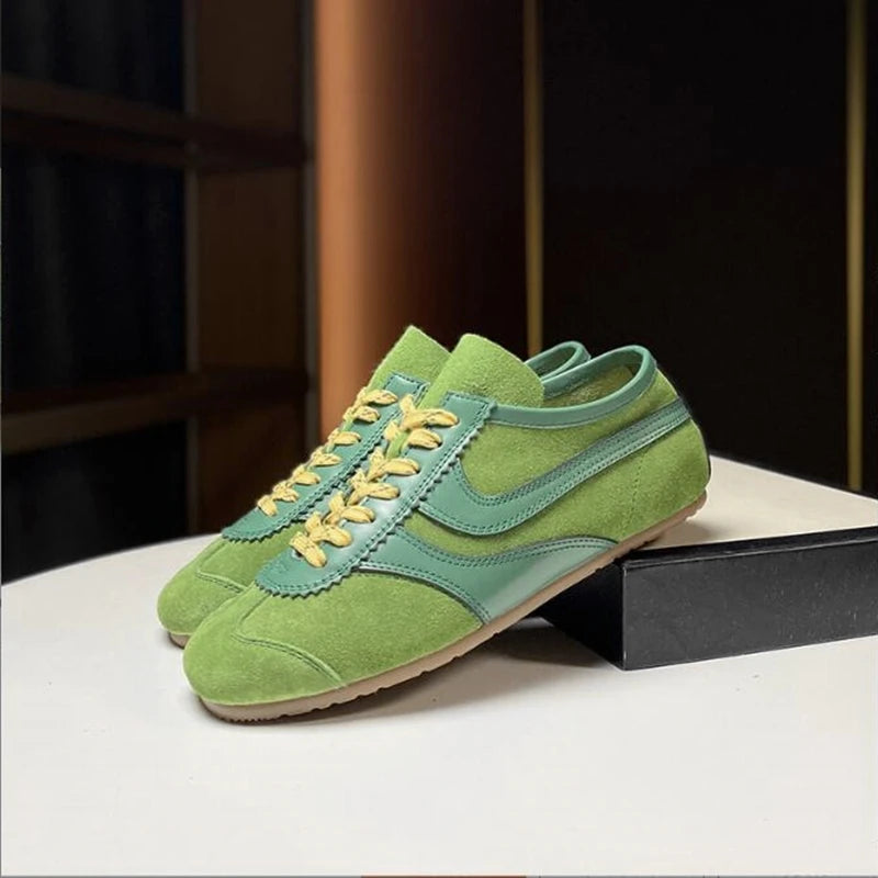 Deutsche Trainingsschuhe für Damen, 2025, neue Damen-Turnschuhe aus echtem Leder, flache Schnürung, Retro, große Forrest Gump-Schuhe für Damen