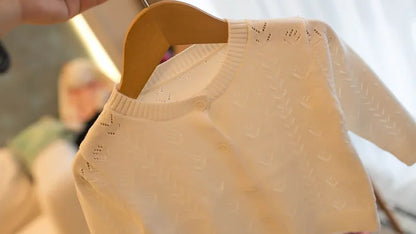 Mädchen Strickjacke im Herbst-Stil mit nettem Aushöhlen für 0-4 Jahre