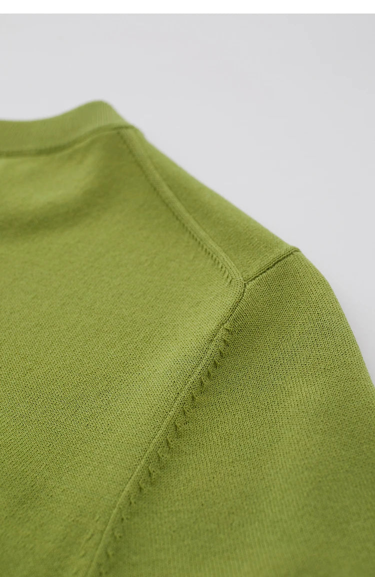 Damen Top im Minimalismus-Stil mit O-Ausschnitt und kontrastierenden Farben