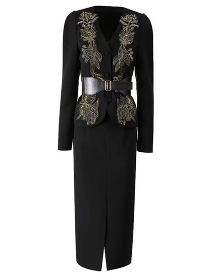 Lange Damenjacke mit Reverskragen und Reißverschluss im Patchwork-Design – ideal für einen minimalistischen, lässigen Look.