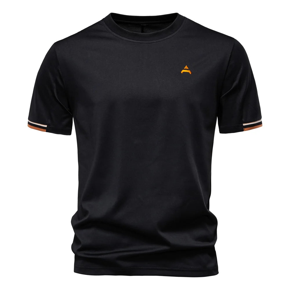 Schwarzes Herren-T-Shirt mit kurzen Ärmeln, Rundhalsausschnitt und orangefarbenem Logo