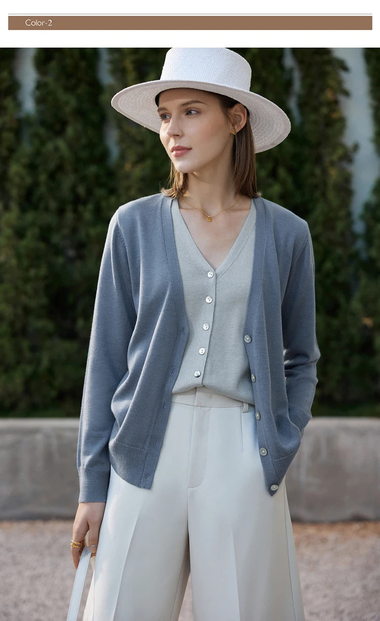 Wolljacke mit V-Ausschnitt, Knöpfen und Strickbündchen, blaugrau
