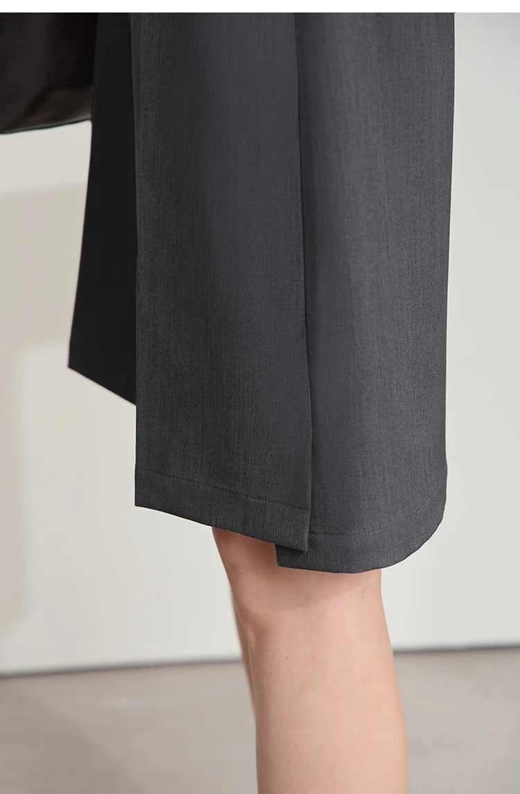 Damen Shorts im minimalistischen Stil mit Tasche für den Sommer