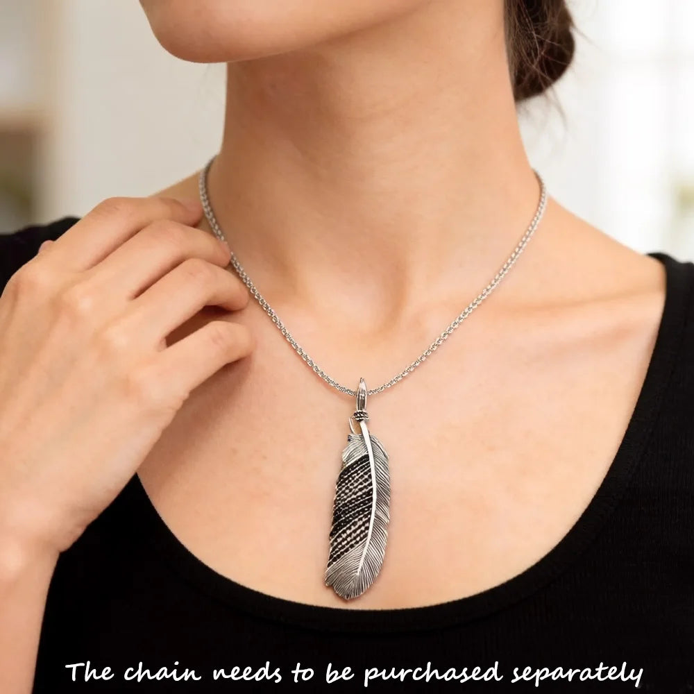 Feder-Anhänger aus 925 Sterling-Silber an Halskette, schmales Blatt mit Gravur