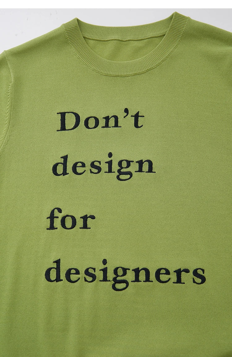 Damen Top im Minimalismus-Stil mit O-Ausschnitt und kontrastierenden Farben