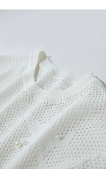 Damen Top im minimalistischen Ozean-Stil mit Perlenbesatz und durchbohrten Löchern