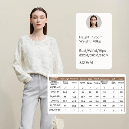 Weißer Damen-Strickpullover mit Rundhalsausschnitt, langen Ärmeln und übersetzten Schultern