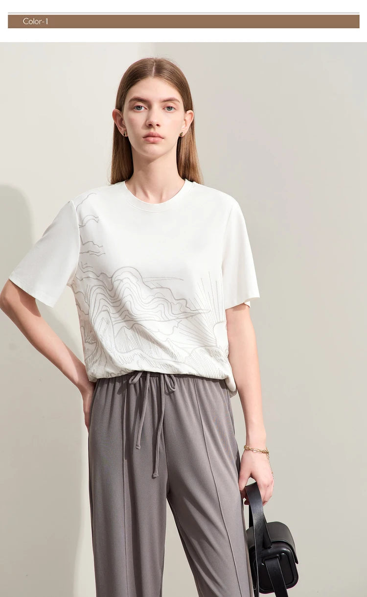 Damen T-Shirt mit minimalistischer Stickerei im lässigen Stil für den Sommer