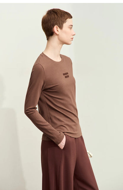 Damen T-Shirt mit minimalistischem Design und gesticktem Brief für den Herbst