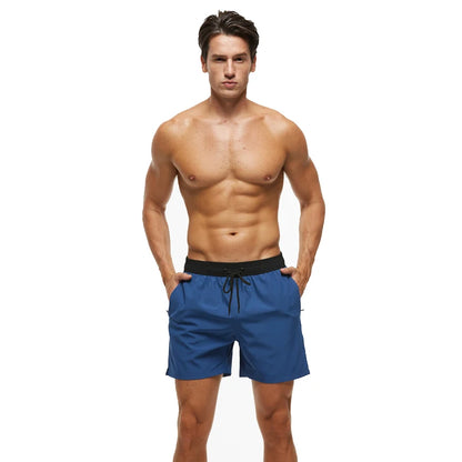 Kurze Herren-Badehose mit atmungsaktivem, verstellbarem Bund – ideal für den Strand