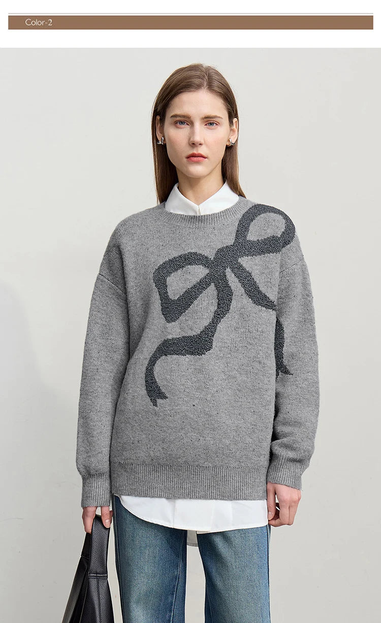 Grau melierter Pullover mit dunklem Schleifenmuster, Rundhalsausschnitt, lange Ärmel