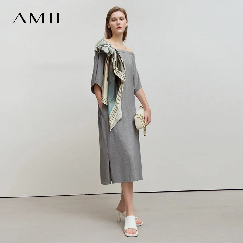 Stilvolles Frauen Freizeitkleid Mit Bequemer Passform Und Sommerdruck
