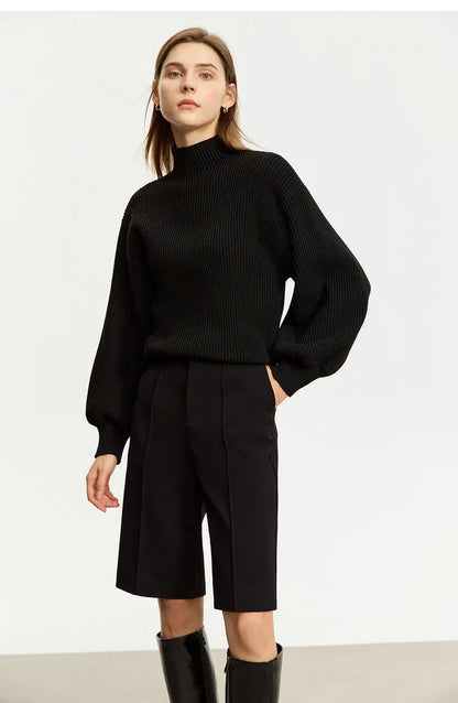 Schwarzer Wollpullover mit Stehkragen und geripptem Stoff, lockere Passform