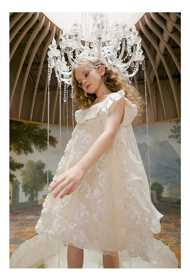 Kurzes Mädchenkleid mit Puffärmeln – ideales Prinzessinnen-Outfit für Sommerfeste und Partys