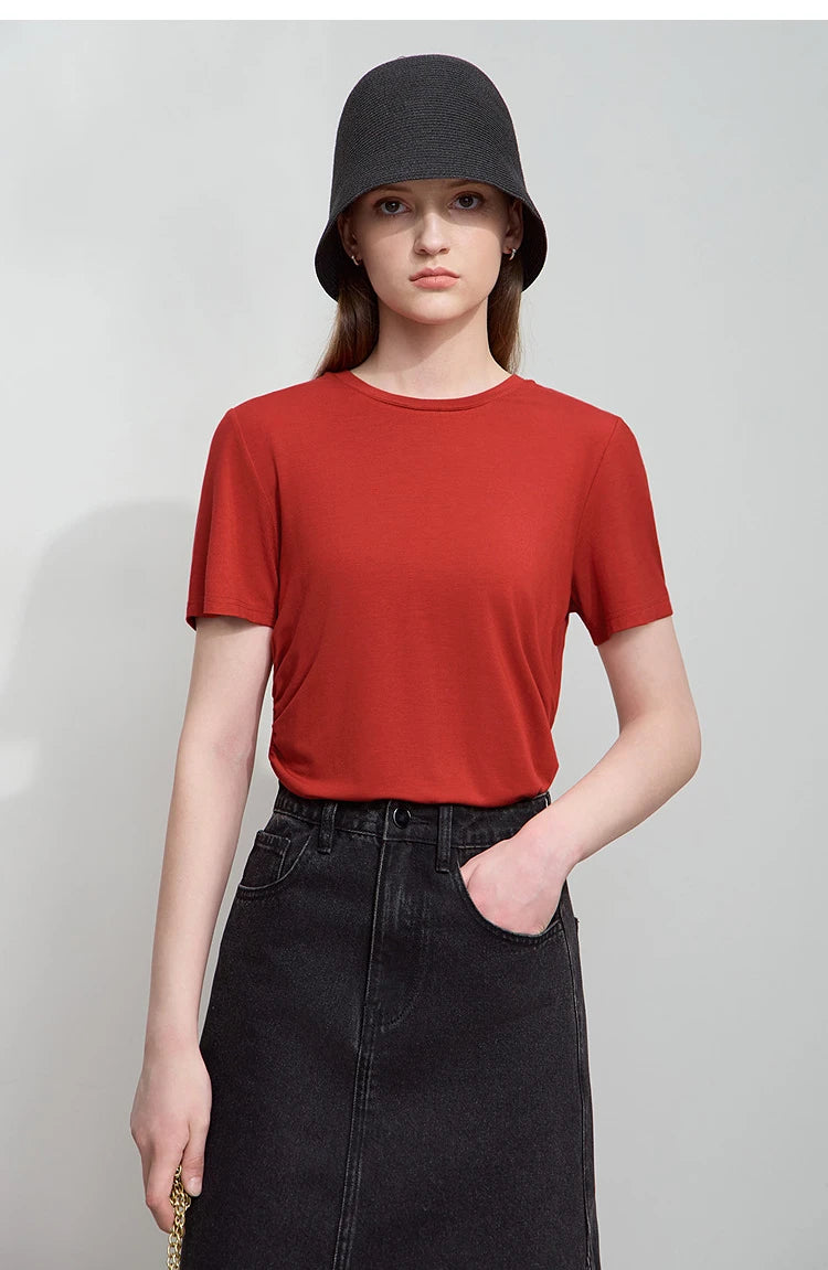 Damen Sommer-T-Shirt im minimalistischen Stil mit schmalem O-Ausschnitt und kurzen Ärmeln