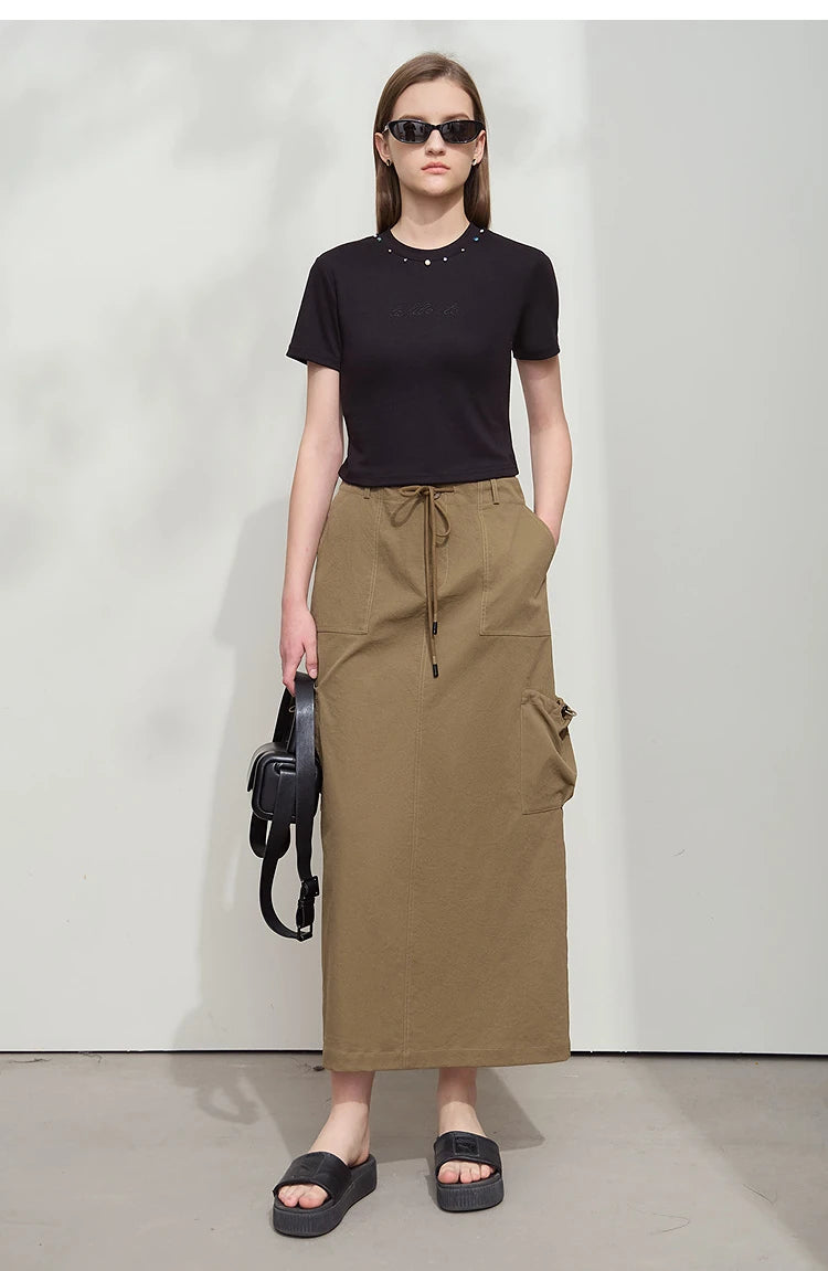 Damen Kurzarm T-Shirt im minimalistischen Design für den Sommer 2025