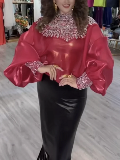Zweiteiliges Damen-Set mit V-Ausschnitt, Applikationen und Patchwork-Design – Langarm-Oberteil mit Tasche und hoch taillierte Hose