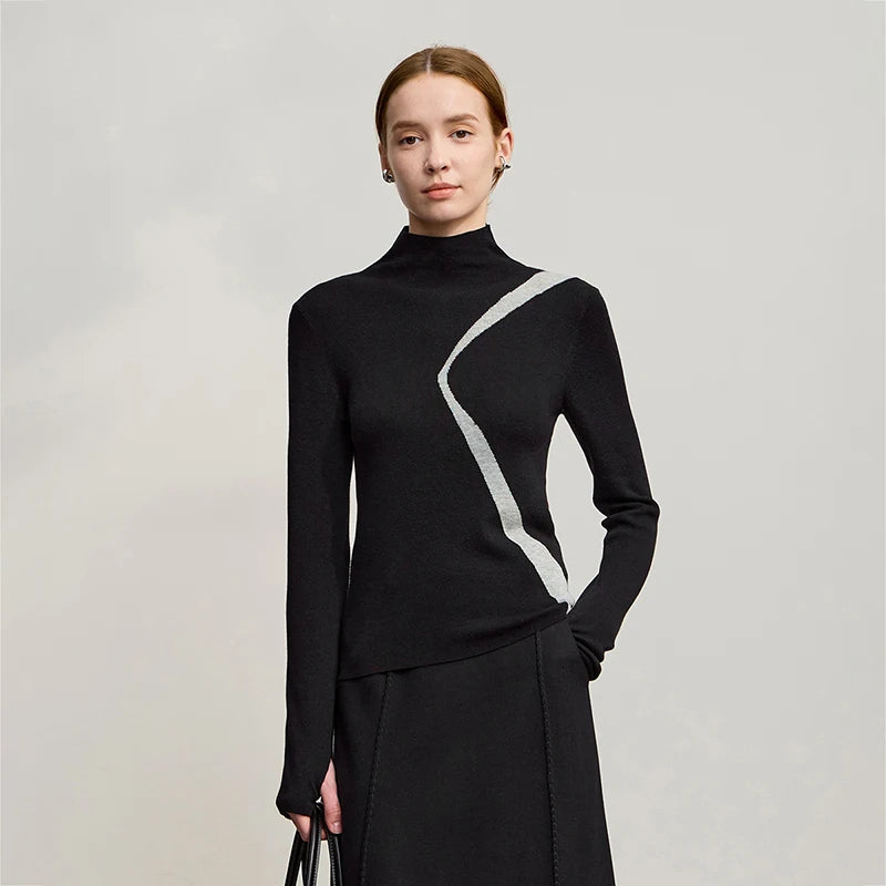 Stehkragenpullover mit langem Arm, schwarzes Strickteil mit weißem diagonalen Streifen