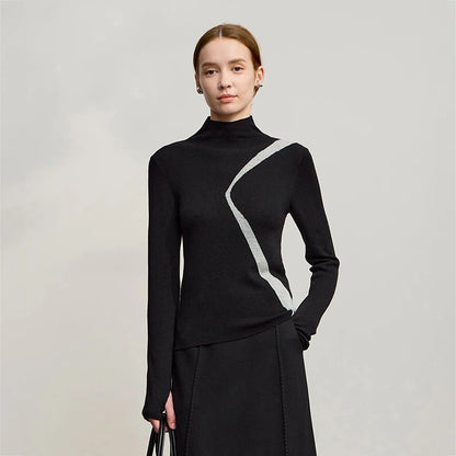 Stehkragenpullover mit langem Arm, schwarzes Strickteil mit weißem diagonalen Streifen