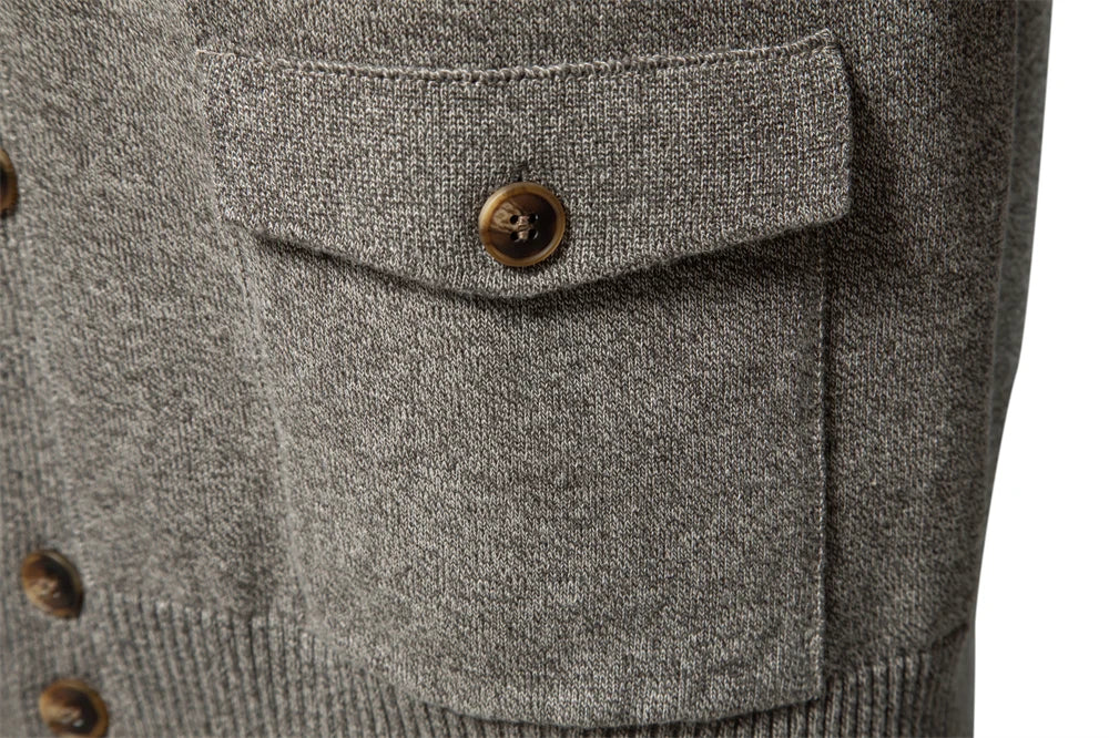 Herren Strickjacke im lässigen Stil mit Stehkragen und Knopfleiste