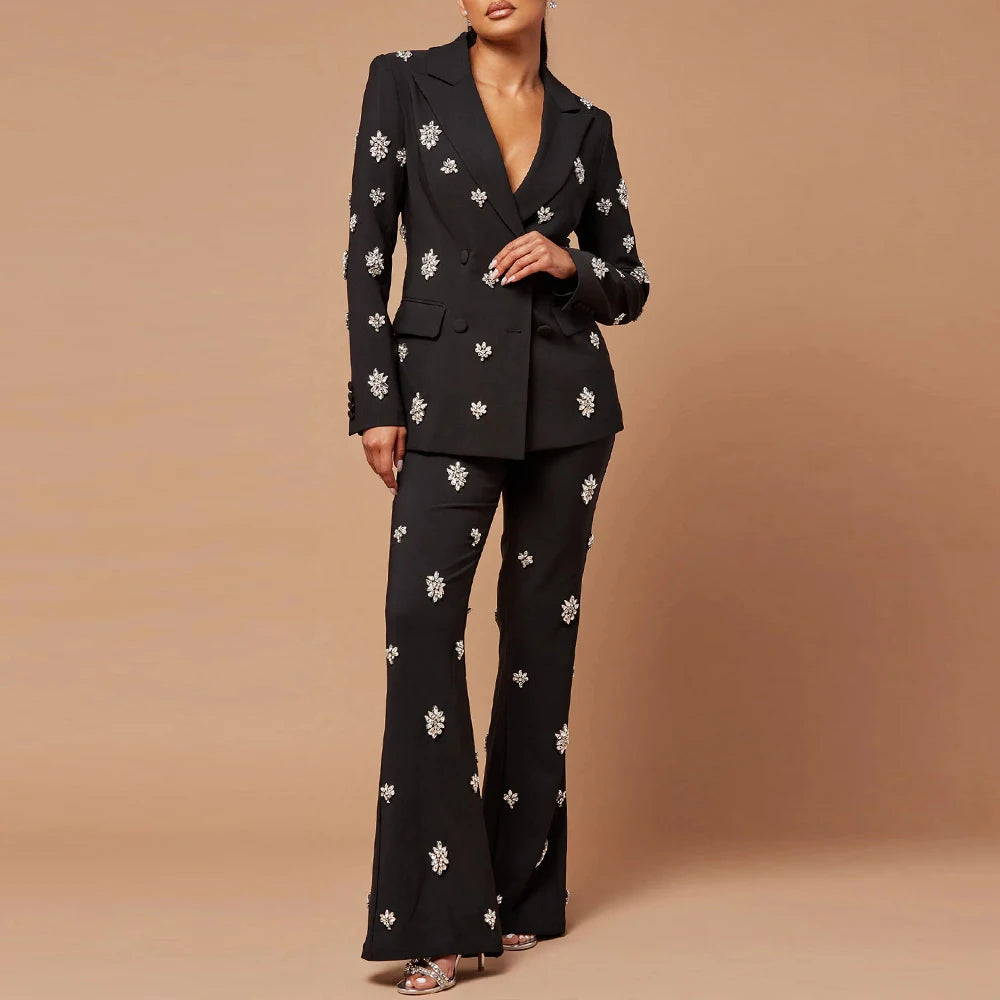 Ärmelloses Damen-Kleid mit Karree-Ausschnitt und 3D-Blumen-Patchwork im Colorblock-Design – figurbetont und elegant.