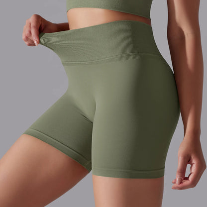 Nahtlose gestrickte Damen-Workout-Shorts, olivgrün, Rückansicht, hoher Bund und geformter Po-Bereich