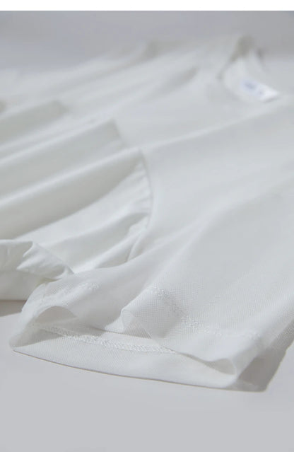 Damen T-Shirt im minimalistischen Sommerstil mit Rundhalsausschnitt und figurformendem Schnitt