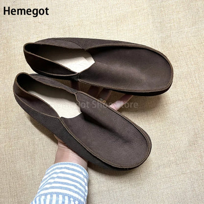 Herren-Loafer aus dunklem Leder, flach mit Schlupfdesign und gepolsterter Innenseite