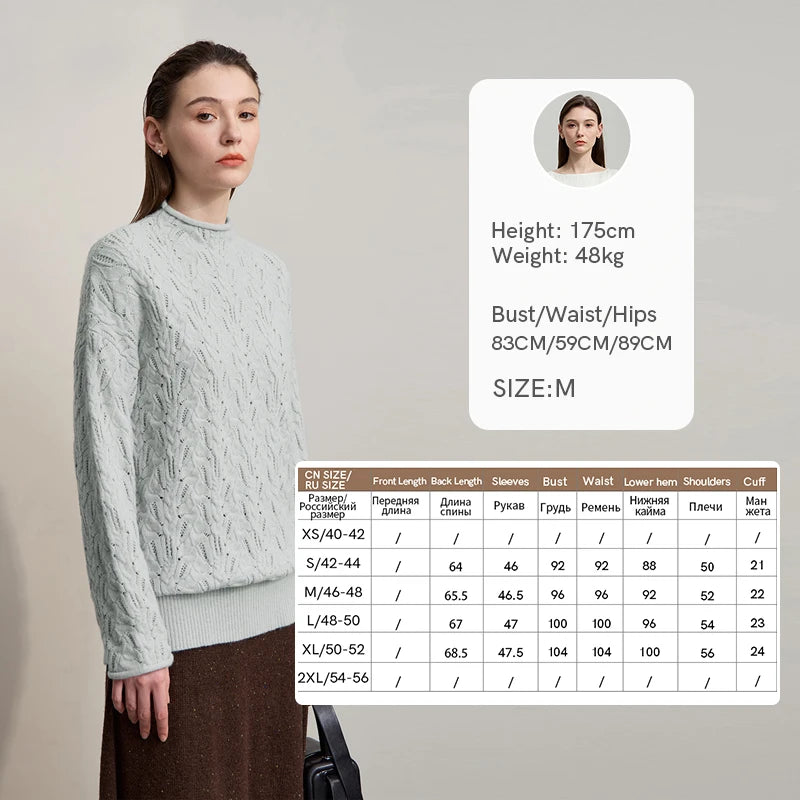 Damenpullover mit Stehkragen, hellblauer Zopfmuster-Strick, lange Ärmel