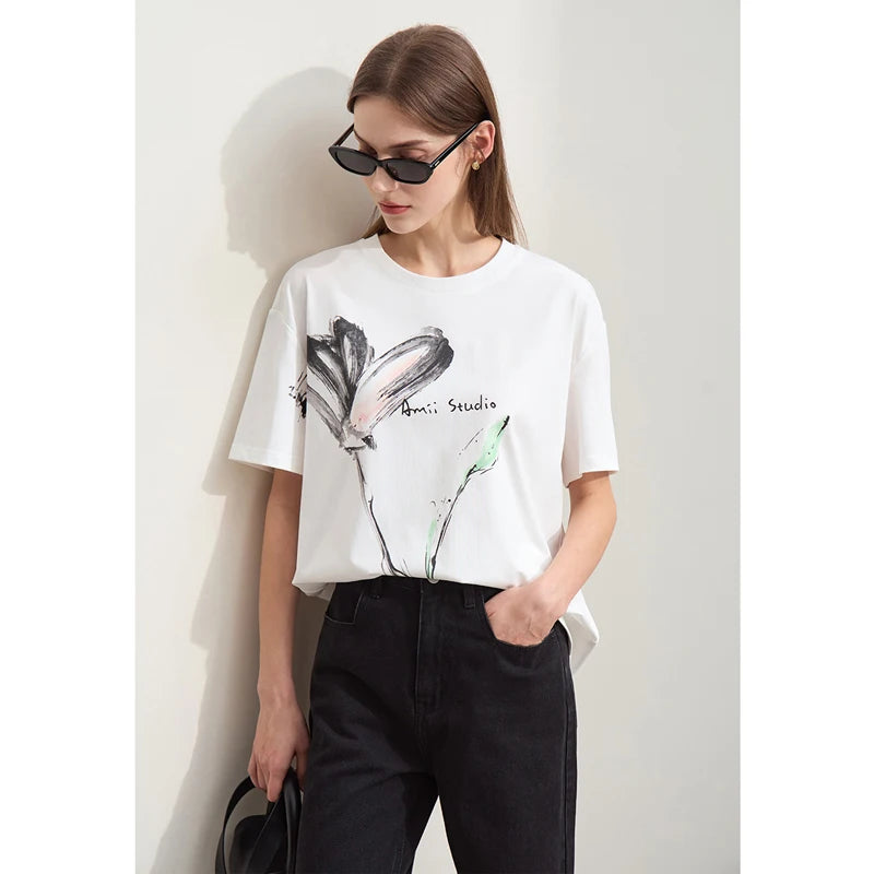 Damen T-Shirt im Minimalismus-Stil mit O-Neck und coolen Ink-Art Print