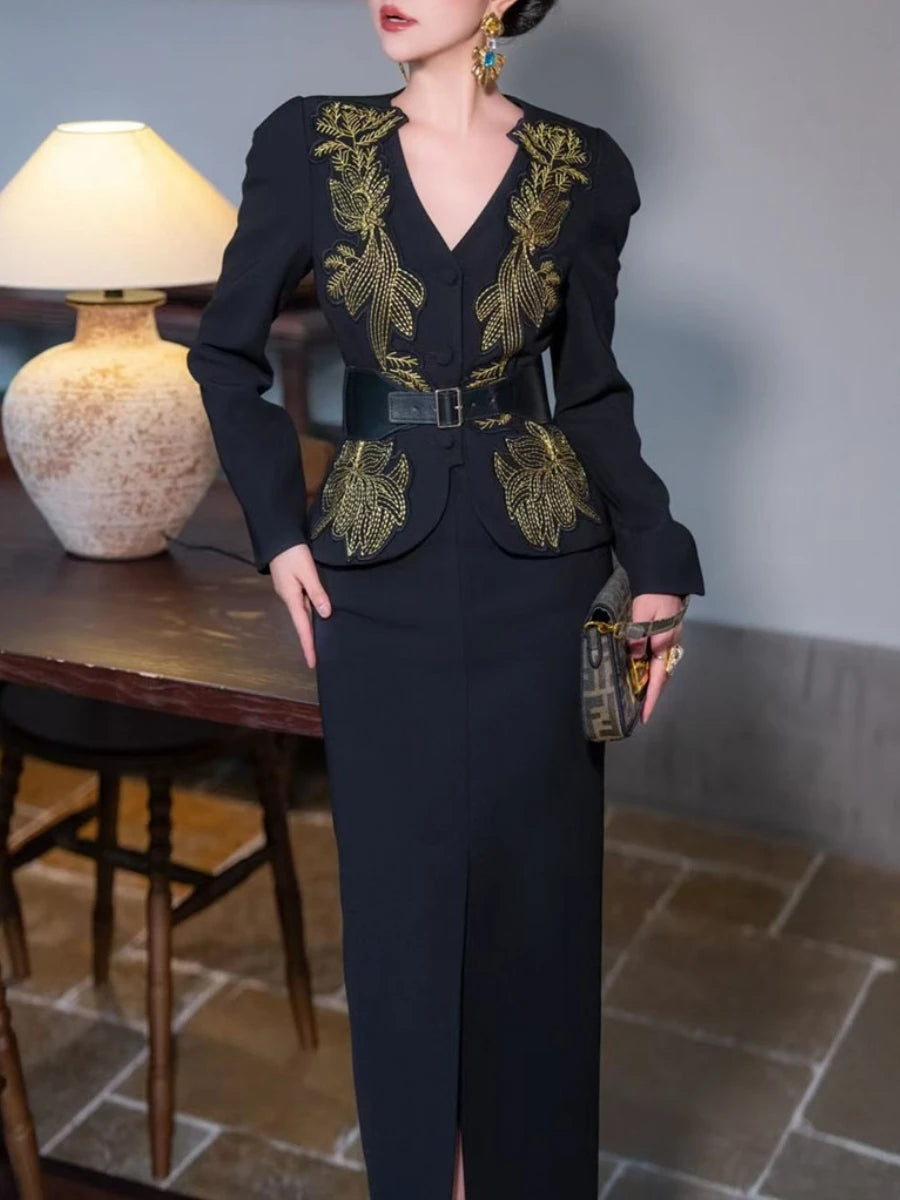 Lässige Damenjacke mit Reißverschluss, unregelmäßigem Schnitt und Patchwork-Design – ideal für den minimalistischen Stil